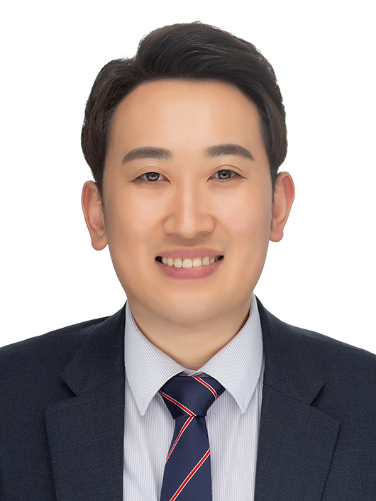 김진웅